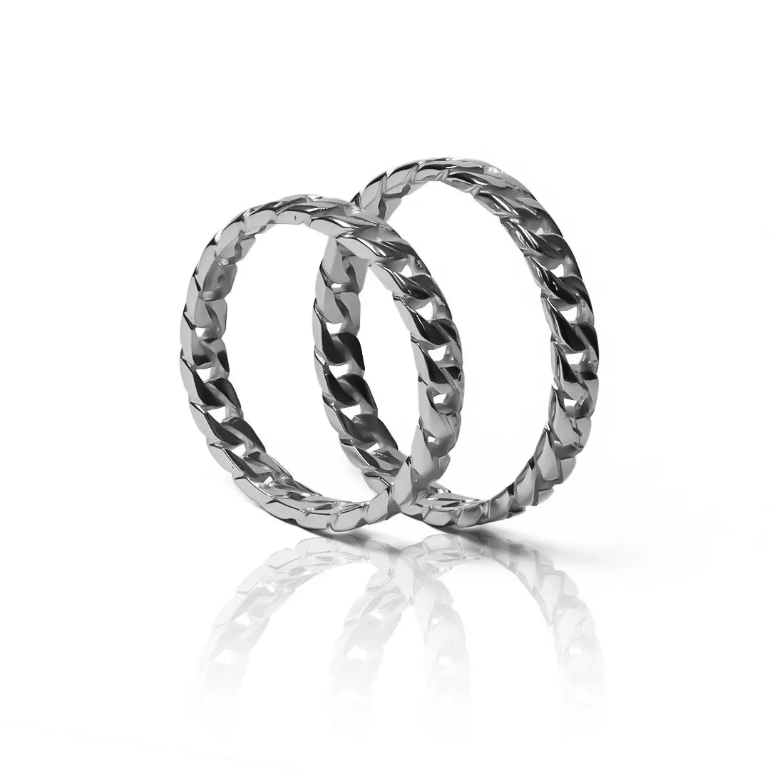 Argollas de matrimonio Love Chains, fabricadas en oro 18k por Joyería Caracas, viene con certificado de autenticidad y garantía de por vida.