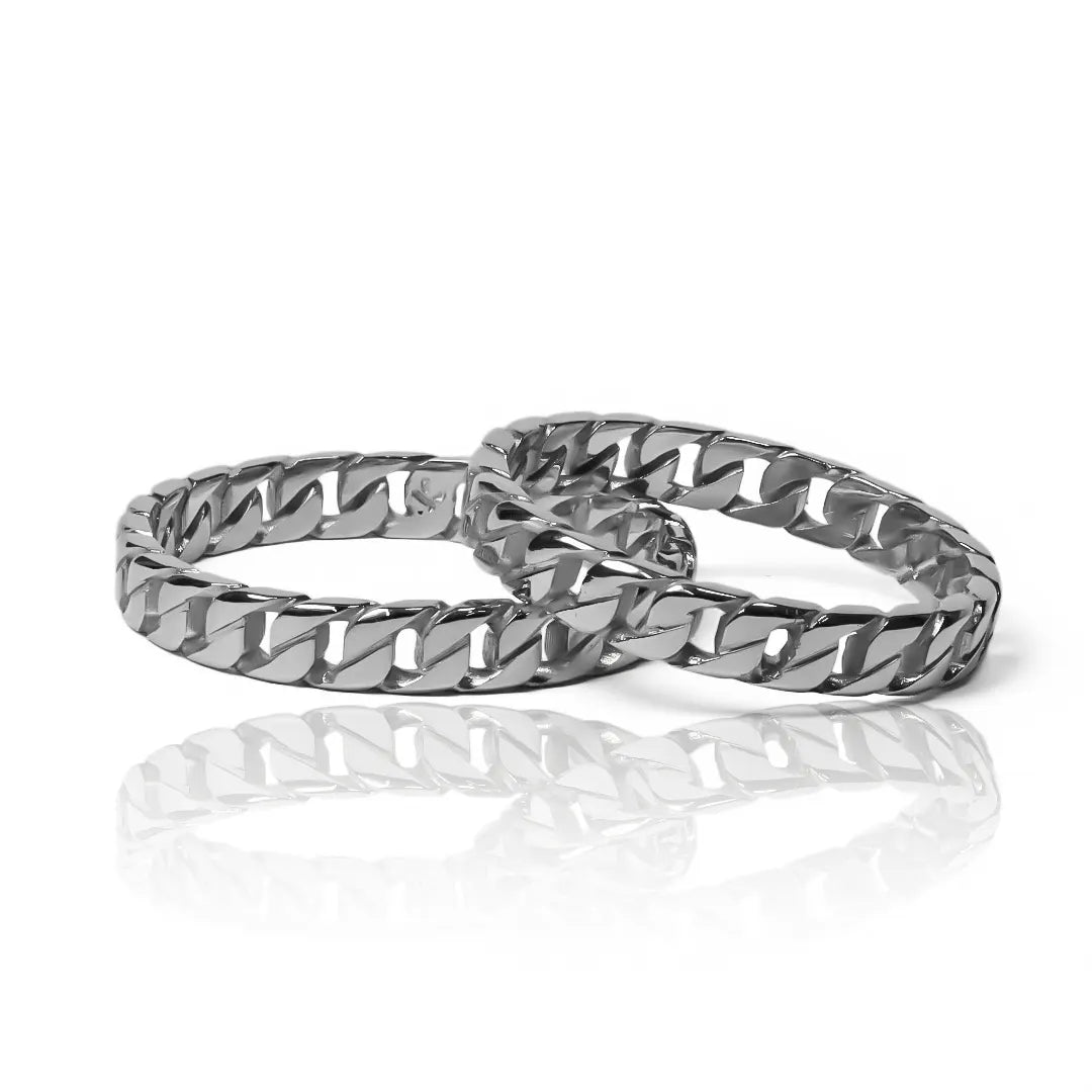 Argollas de matrimonio Love Chains, fabricadas en oro 18k por Joyería Caracas, viene con certificado de autenticidad y garantía de por vida.