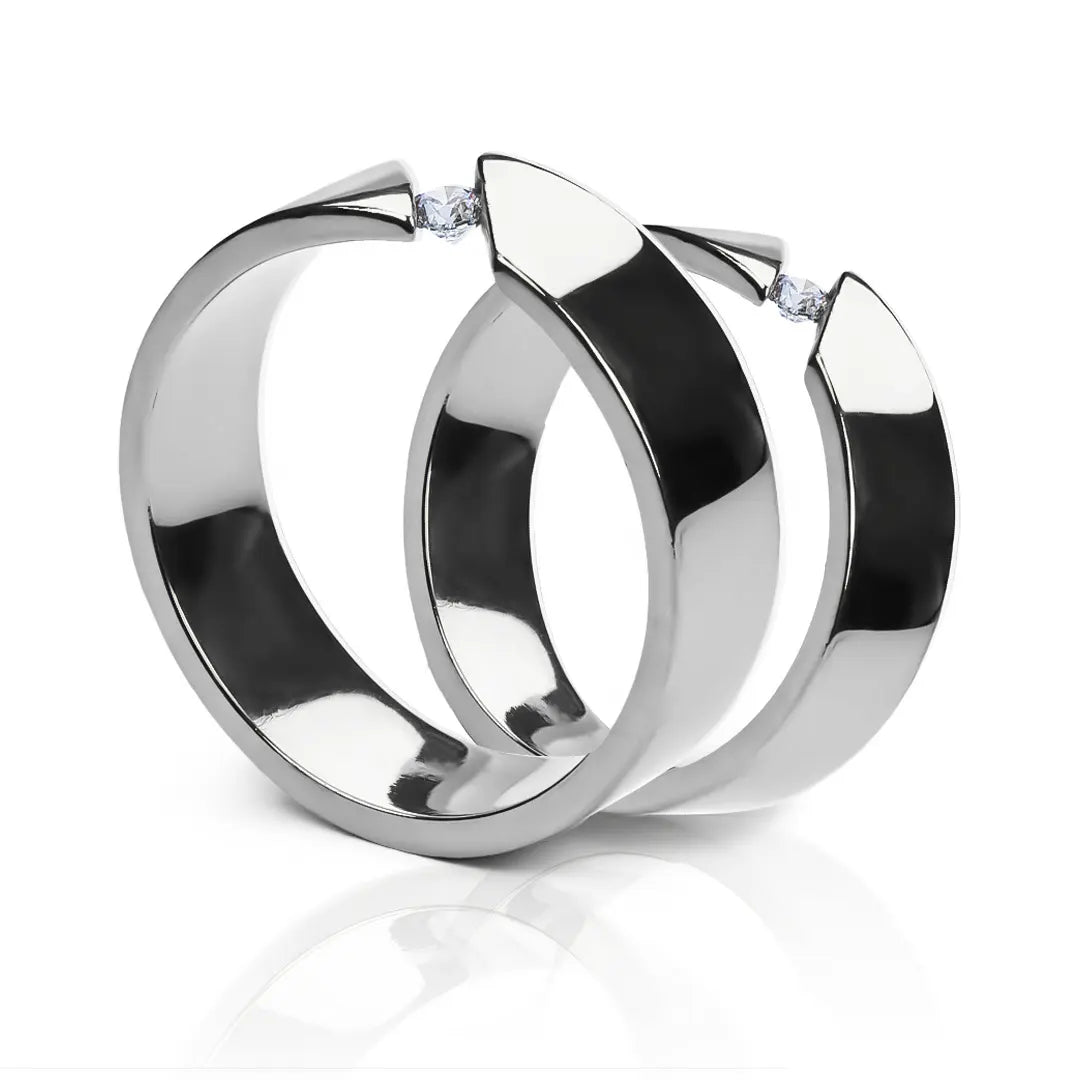 Argollas de matrimonio Lovebridge, elaboradas en oro 18 quilates por Joyería Caracas, cuentan con certificado de calidad y garantía de por vida.