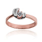 Anillo de compromiso onda bicolor es el símbolo perfecto del amor eterno. Diseñado por Joyería Caracas, en oro de 18 k y viene con un certificado de calidad y garantía para toda la vida.