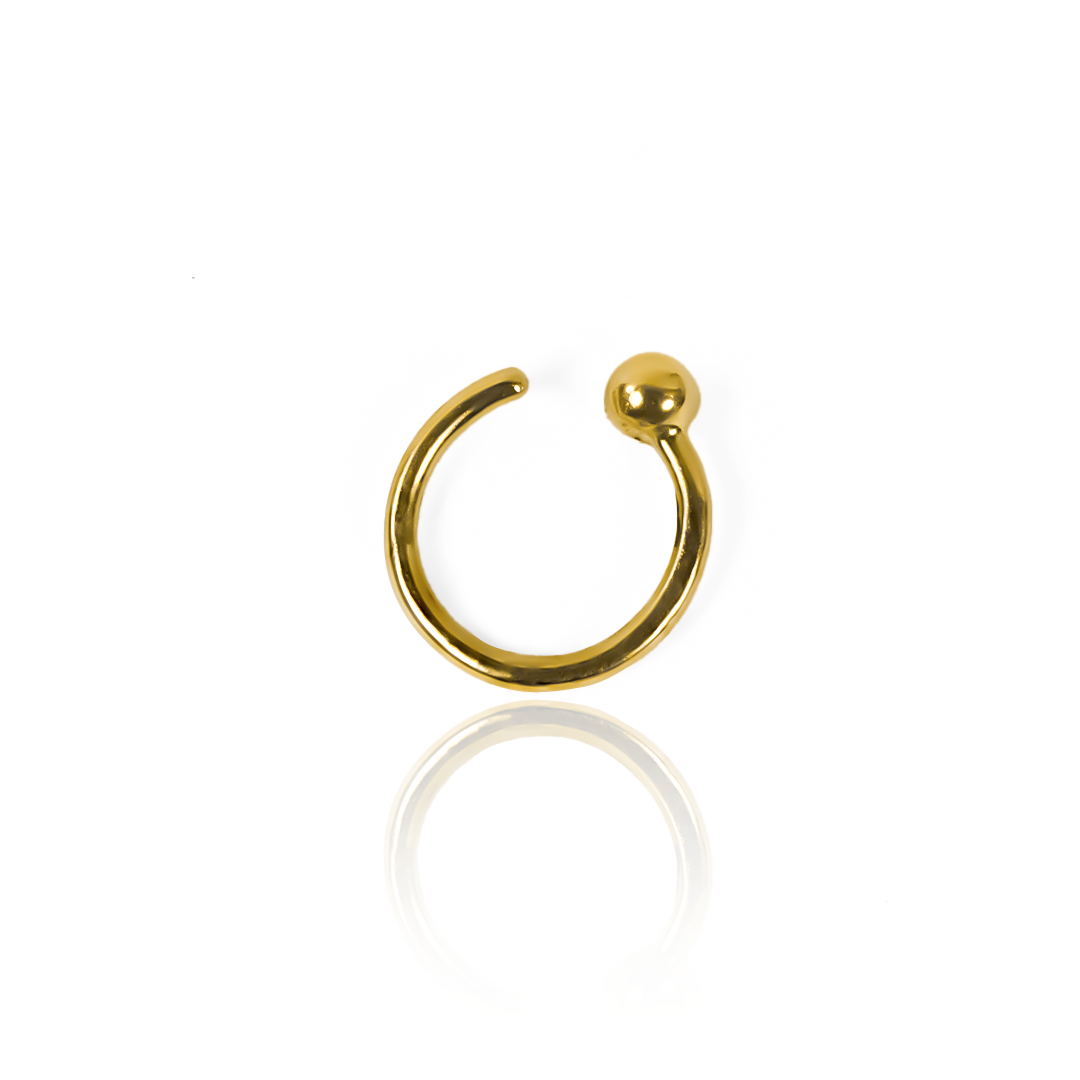 Piercing Bola Lisa, fabricado en oro 18K por Joyería Caracas, cuenta con certificado de calidad y garantía de por vida.