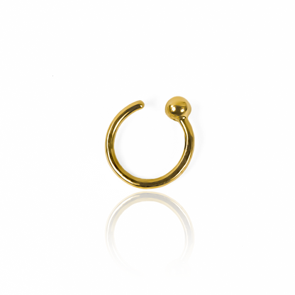 Piercing Bola Lisa, fabricado en oro 18K por Joyería Caracas, cuenta con certificado de calidad y garantía de por vida.