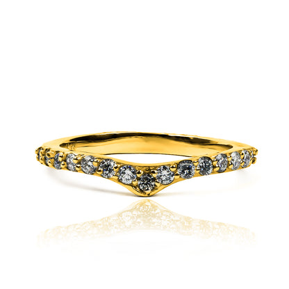 Anillo pisargolla corazón enamorado de oro 18k de Joyería Caracas. Cuenta con garantía para toda la vida.