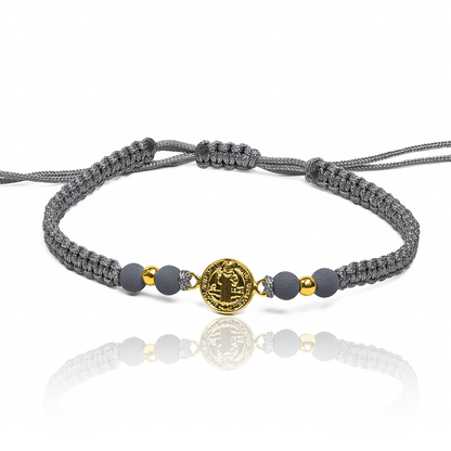 Pulsera San Benito S + Esferas #3 elaborada en oro de 18K por Joyería Caracas, cuenta también con garantía para toda la vida.