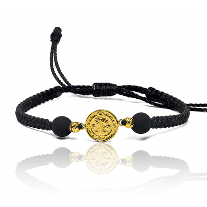 Pulsera San Benito L + Esferas #4 x2. Hecha de Oro 18K y elaborada por Joyería Caracas, cuenta con su garantía para toda la vida.