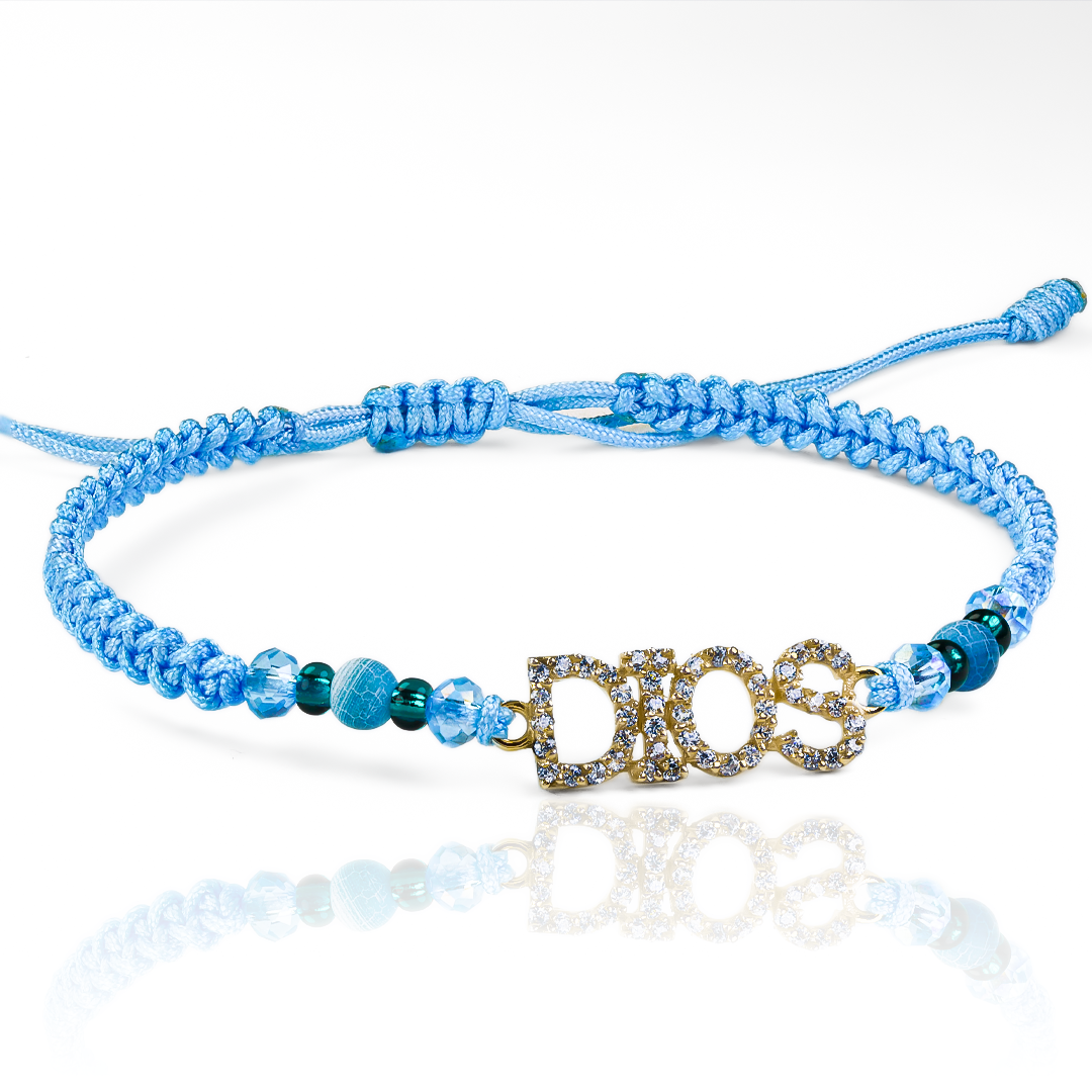 Descubre la elegancia y exclusividad de nuestra Pulsera Dios Cristales, elaborada en Oro 18K y diseñada por Joyería Caracas. Con nuestra garantía de por vida, podrás disfrutar de la belleza y calidad de esta pulsera en cualquier ocasión. Haz que tu estilo brille con esta única pieza de lujo.