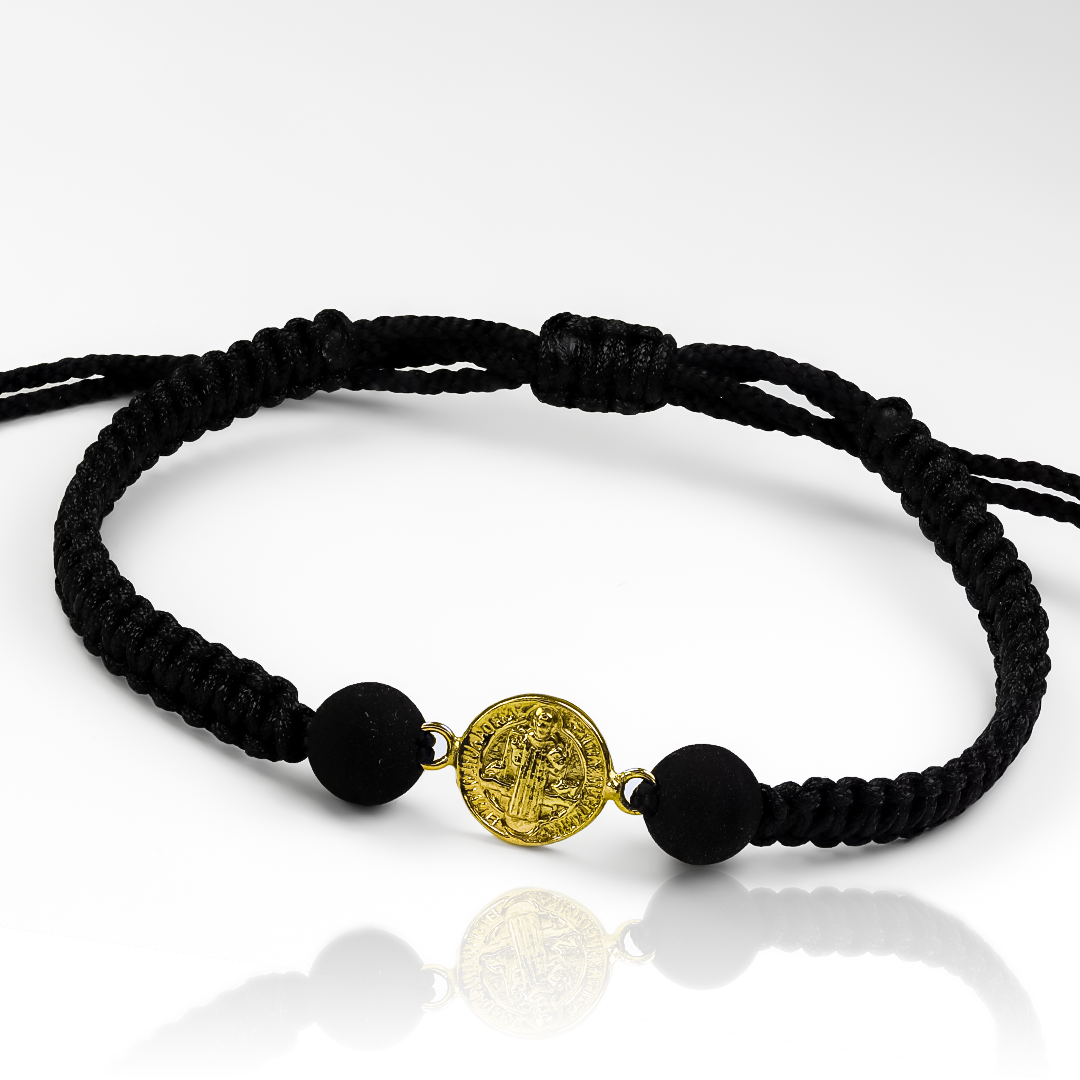 Pulsera San Benito S es una verdadera obra de arte en oro de 18K de la prestigiosa Joyería Caracas. cuenta con garantía para toda la vida.