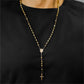 Cuello de hombre con rosario de esferas diamantadas en oro amarillo de 18 quilates, hecho en Joyería Caracas. 