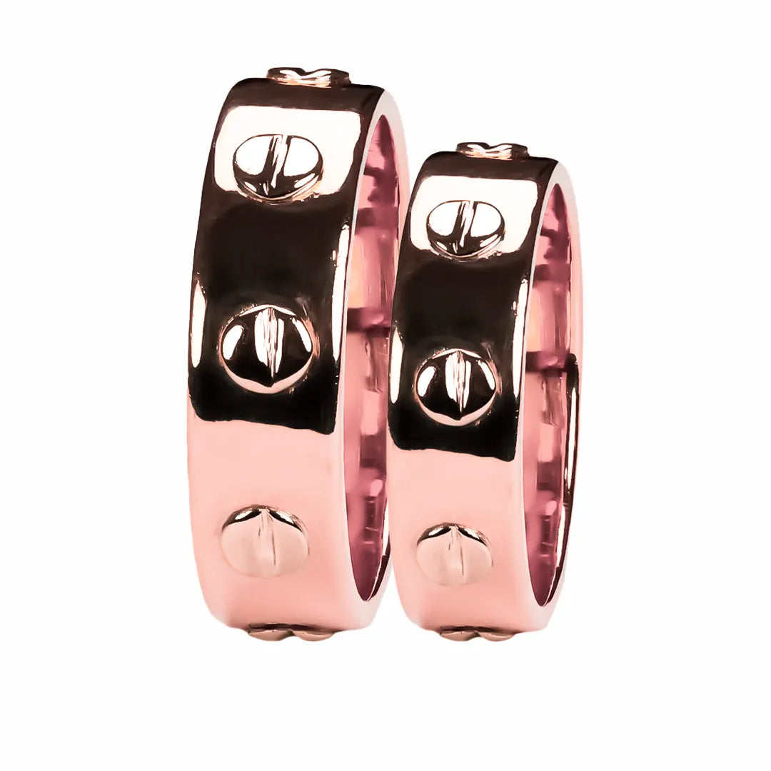 Argollas de matrimonio Screwed Love, elaboradas en oro 18k por Joyería Caracas, cada una viene con un certificado de autenticidad y garantía de por vida.