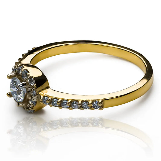 Anillo de compromiso tián ring. Hecho con oro 18k de Joyería Caracas y viene con certificado de calidad y garantía de por vida.