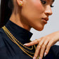 Oreja de mujer con topito de esfera lisa de 9.0mm en oro amarillo de 18 quilates, hechos en Joyería Caracas. 