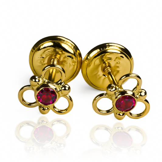 Descubre la elegancia y el lujo de Topitos Red Garden. Con su diseño Oro 18K y la exclusividad de Joyería Caracas, esta pieza hará que resaltes en cualquier ocasión. Además, cuenta con una garantía para toda la vida, brindándote tranquilidad y confianza en tu inversión.