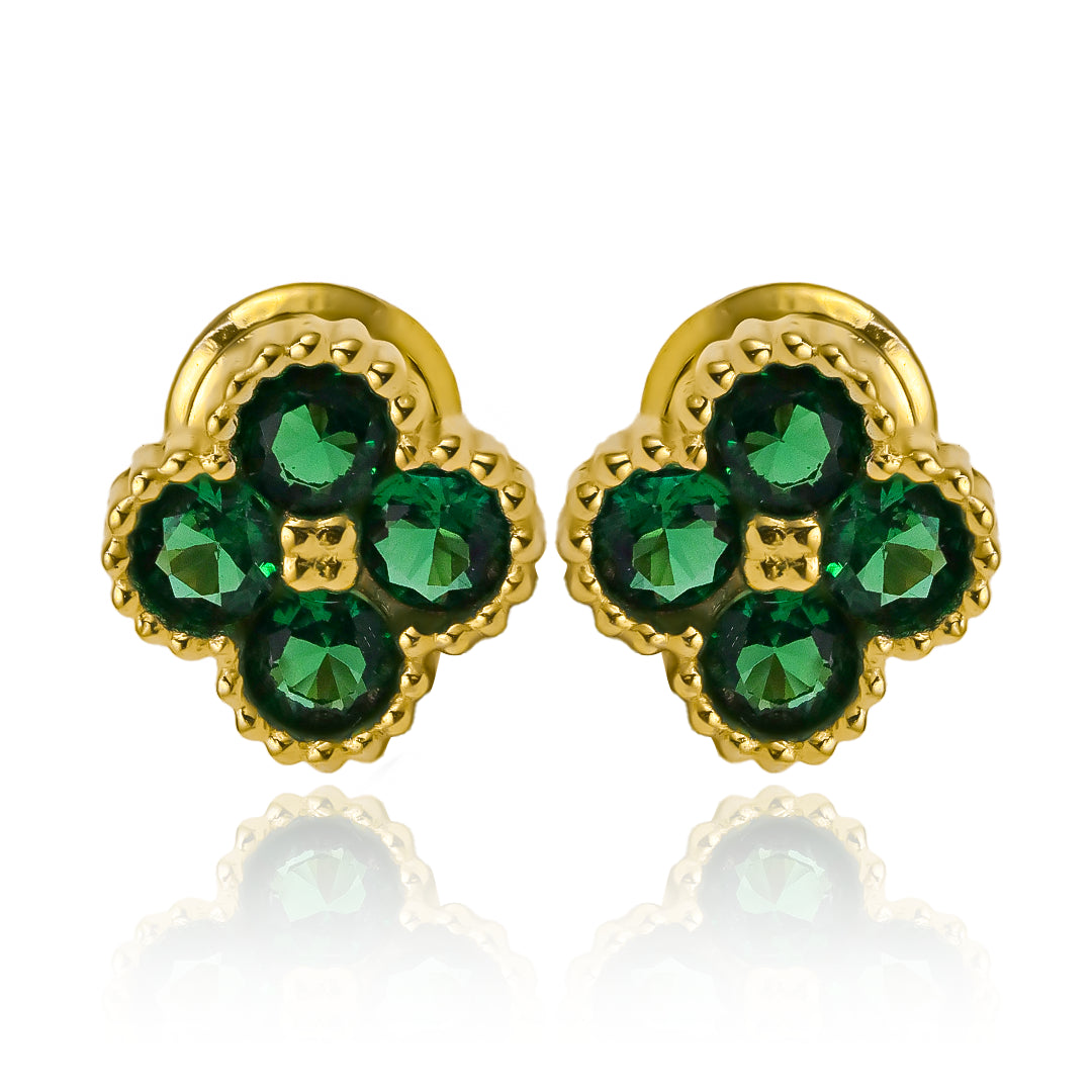 Topitos trébol 4 hojas L están hechos con oro de 18k de Joyería Caracas. Una pieza de alta calidad que refleja tu buen gusto y suerte.