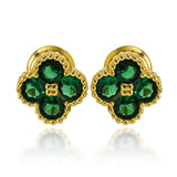 Topitos trébol 4 hojas L están hechos con oro de 18k de Joyería Caracas. Una pieza de alta calidad que refleja tu buen gusto y suerte.
