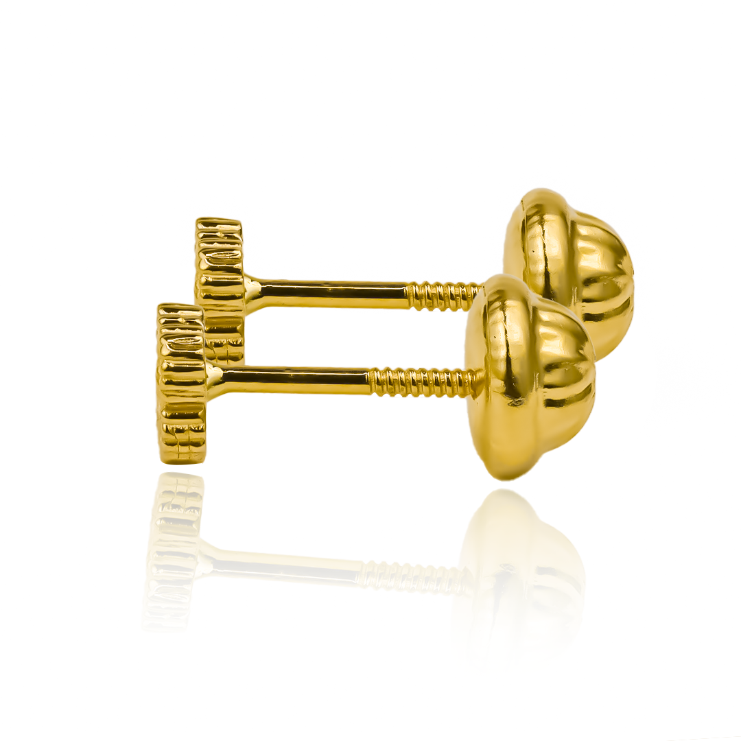 Topitos trébol S están hechos con oro de 18k de Joyería Caracas. Una pieza de alta calidad que refleja tu buen gusto y suerte.