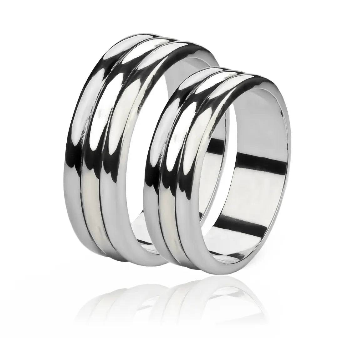 Argollas de matrimonio Trik 3 Oros, elaboradas en oro 18k por Joyería Caracas, cuenta con certificado de calidad y garantía de por vida.