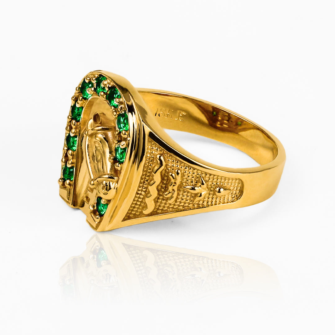 Anillo Caballo herradura de Joyería Caracas está diseñado en oro 18k, asegurando una calidad y elegancia duradera. Con un diseño clásico en forma de herradura.