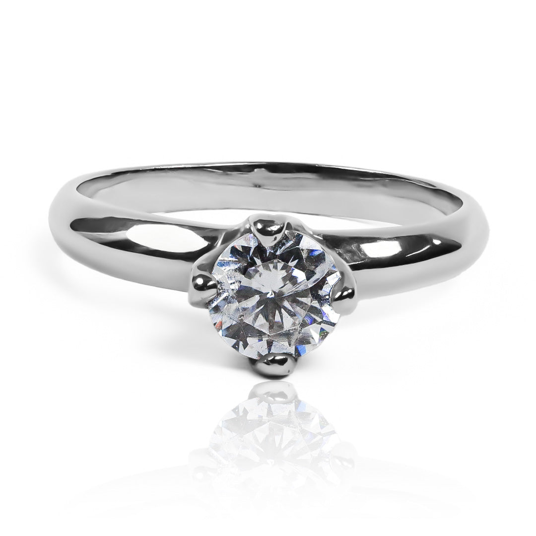 Anillo de compromiso Classic Caracas, fabricado en oro de 18 quilates de Joyería Caracas. Incluye un certificado de calidad y garantía de por vida.