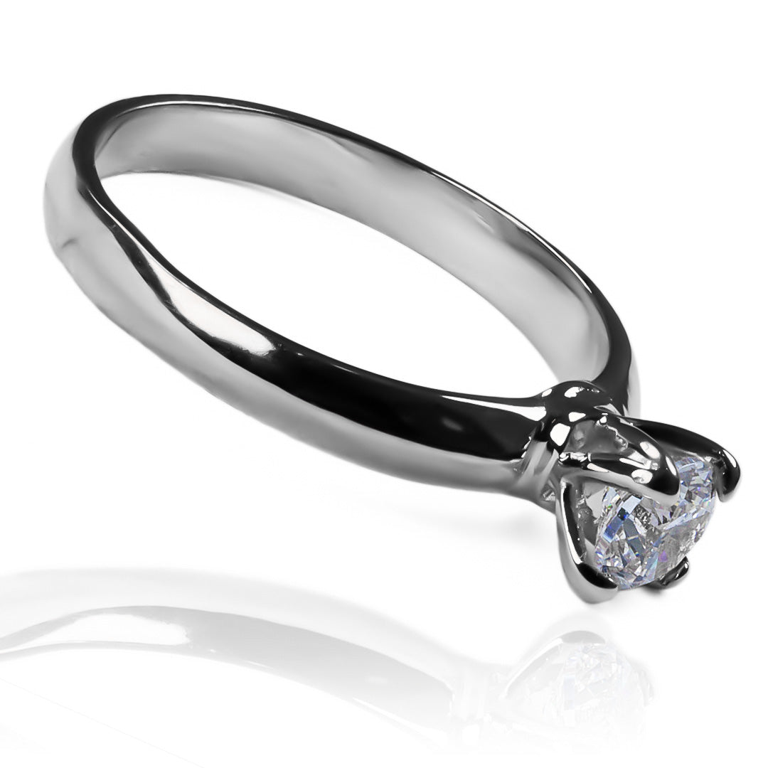 Anillo de compromiso Classic Caracas L de Joyería Caracas en 18k. Con su certificado de calidad y garantía de por vida.