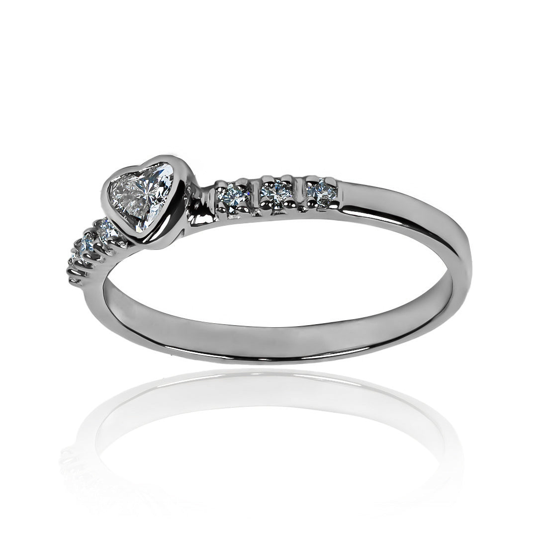 Anillo de compromiso Coeur Diamonds es el regalo perfecto para expresar tu amor eterno. En Joyería Caracas y elaborado en oro 18 k, cuenta con un certificado de calidad y garantía para toda la vida.