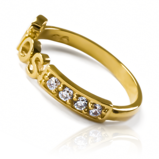 Anillo Dios M de Joyería Caracas en oro 18k. Un símbolo de lujo y elegancia, este anillo viene con garantía para toda la vida.