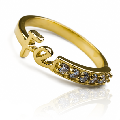 Anillo fe XL de Joyería Caracas está elaborado en oro 18k y cuenta con una garantía de por vida. 