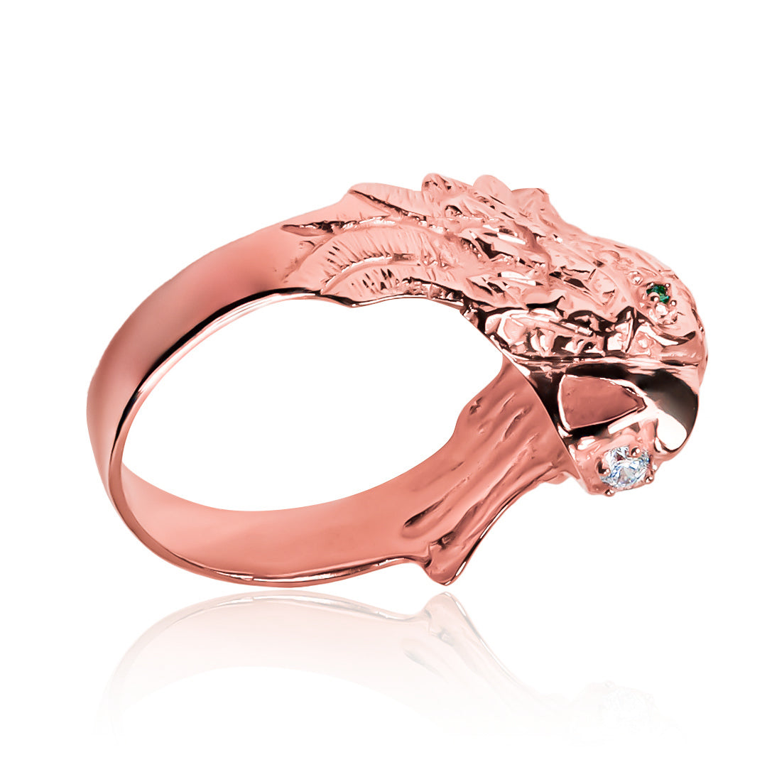 Anillo Águila, elaborado en Joyería Caracas con oro 18k de máxima calidad. Su diseño exclusivo de águila simboliza la libertad y fuerza, y cuenta con garantía para toda la vida.