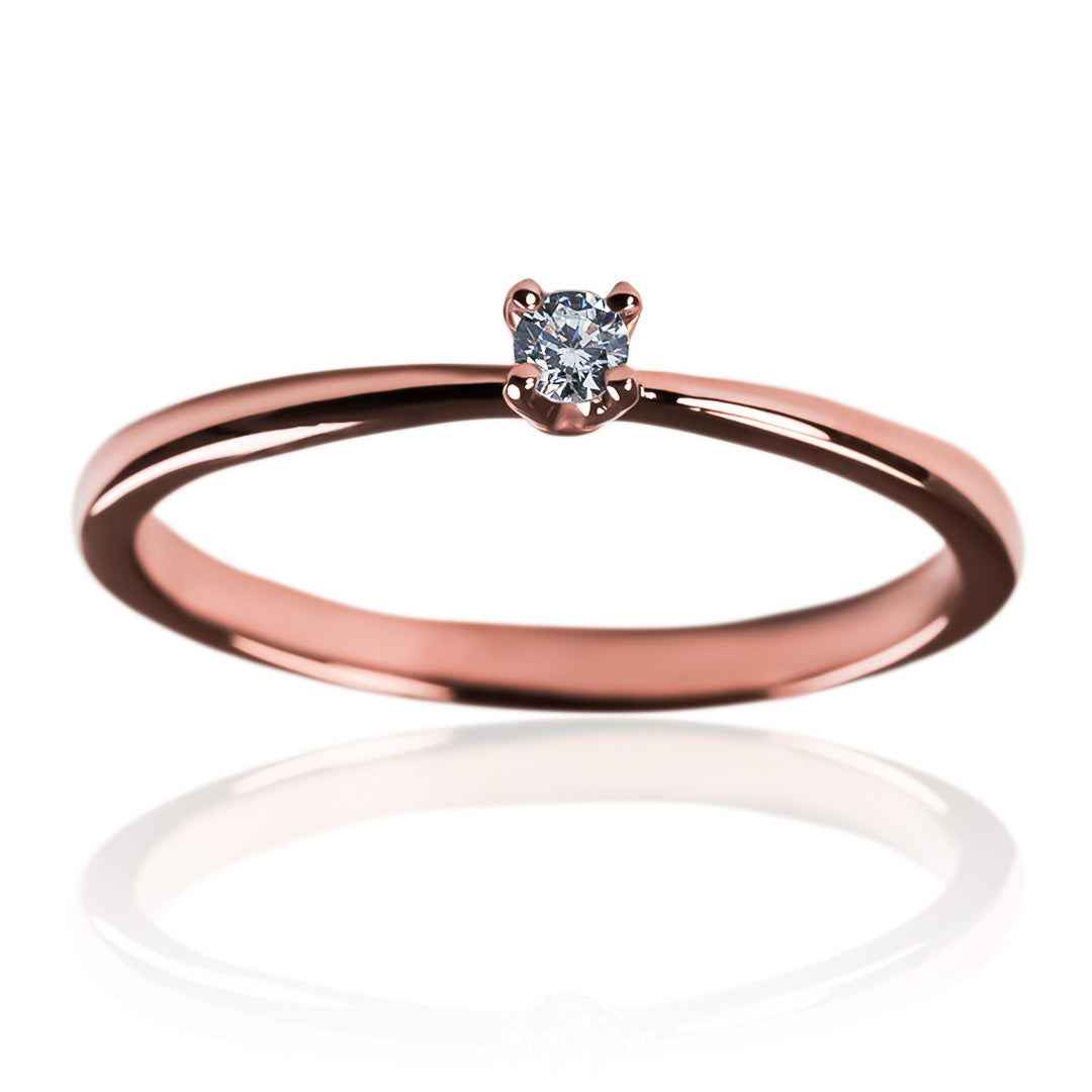 Anillo de compromiso Ámsterdam Diamond de Joyería Caracas. Fabricado en oro de 18k, este anillo lleva incrustado un diamante de la más alta calidad. Además, ofrecemos garantía de por vida.