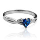 Anillo de compromiso blue heart es una joya de alta calidad de nuestra exclusiva línea de Joyería Caracas. Hecho de oro de 18 quilates y con certificado de calidad y garantía de por vida.