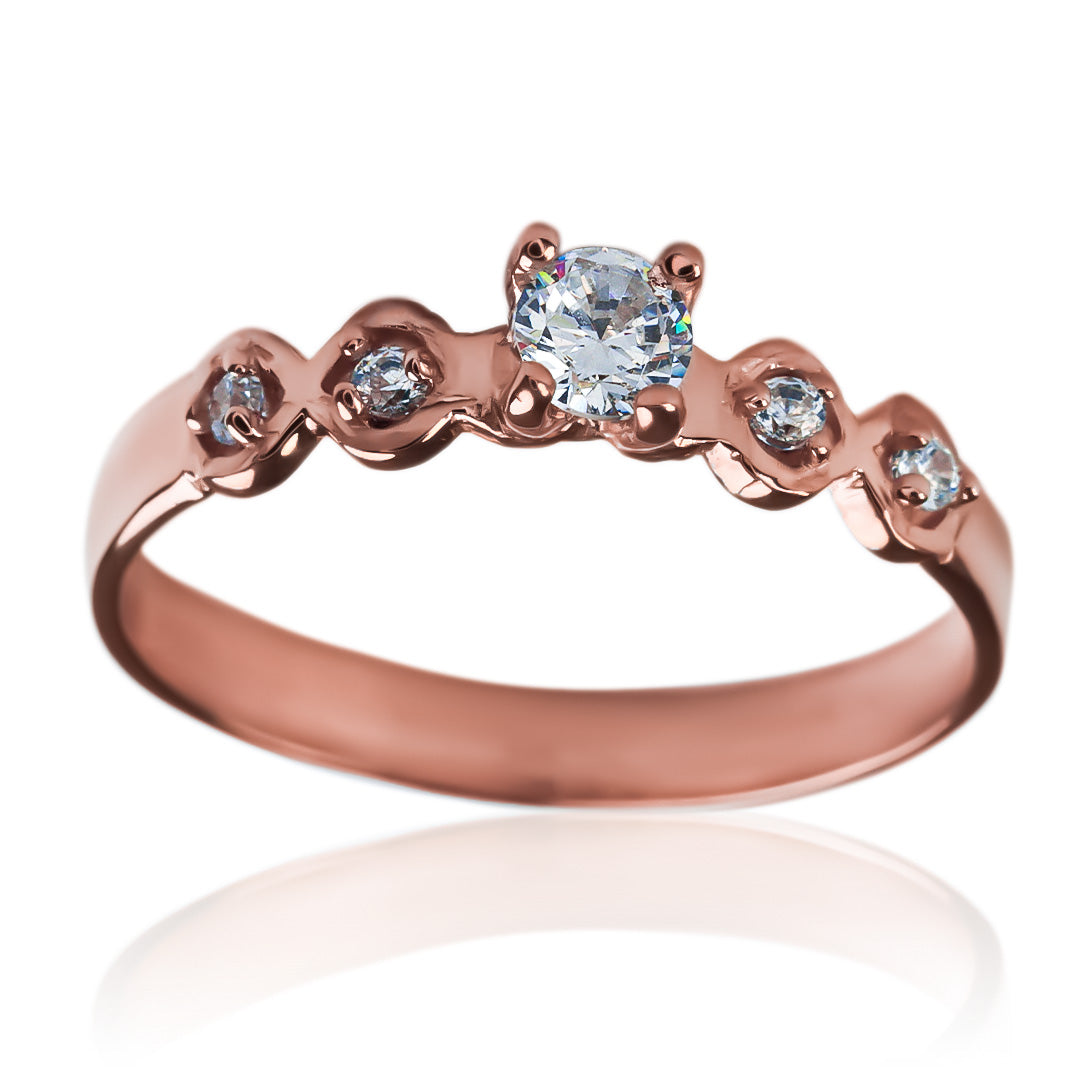 Anillo de compromiso Bricks. Hecho en Joyería Caracas con oro de 18 k, este anillo viene con certificado de calidad y garantía de por vida.