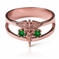  Anillo Caduceo de Joyería Caracas, hecho de oro 18K para garantizar su durabilidad. Este exclusivo anillo simboliza protección y prosperidad, con una garantía de por vida para asegurar tu inversión. 
