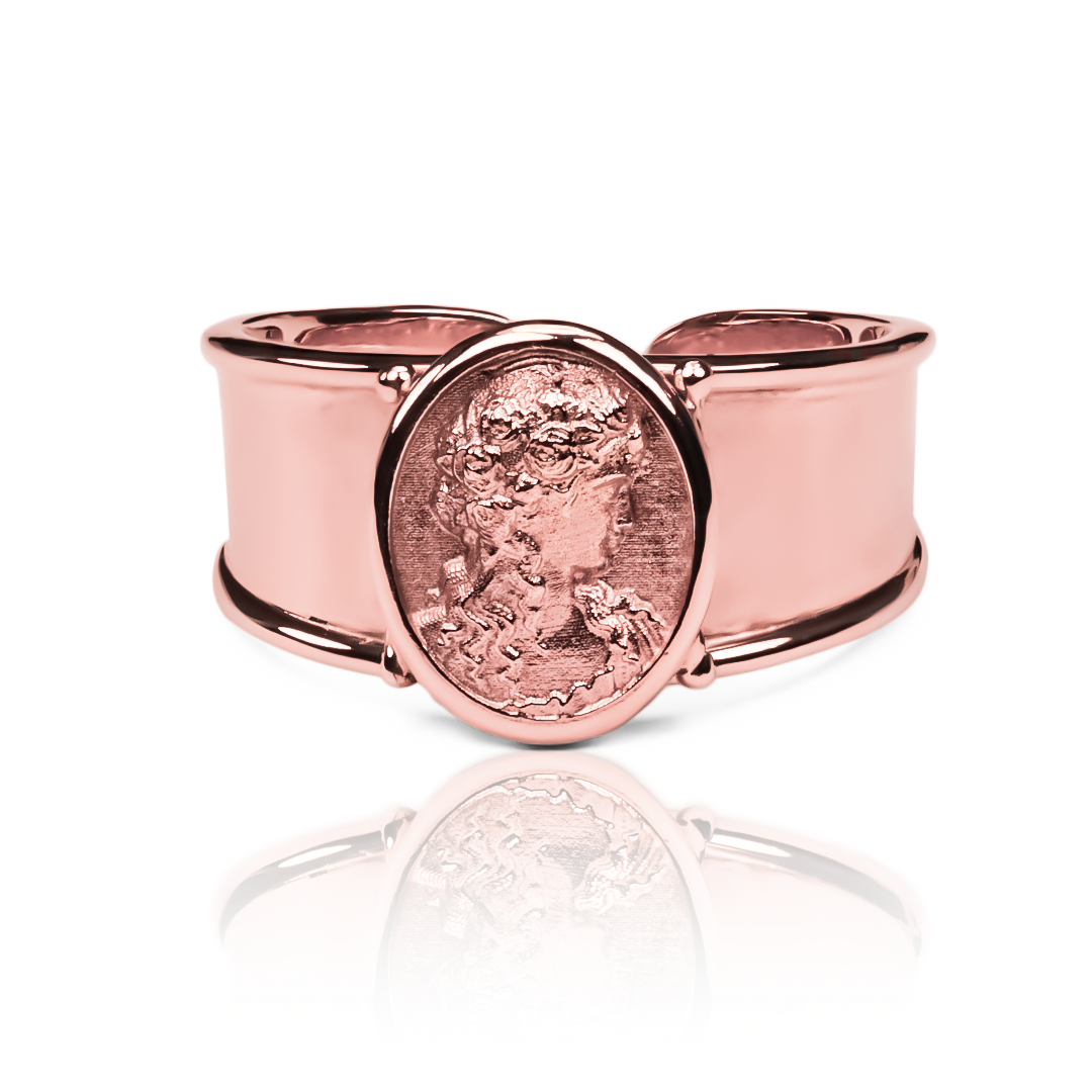 Anillo Classic Camafeo es una joya exclusiva de Joyería Caracas, elaborado en oro 18k y con un diseño clásico de camafeo. Con garantía de por vida