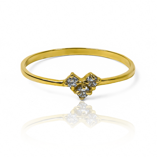  Anillo de oro 18k es una obra de arte de Joyería Caracas. El diseño único en forma de corazón de roca JC Diamond simboliza el amor eterno con una garantía de por vida. 