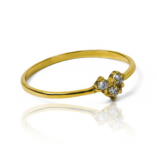 Anillo de oro 18k es una obra de arte de Joyería Caracas. El diseño único en forma de corazón de roca JC Diamond simboliza el amor eterno con una garantía de por vida. 