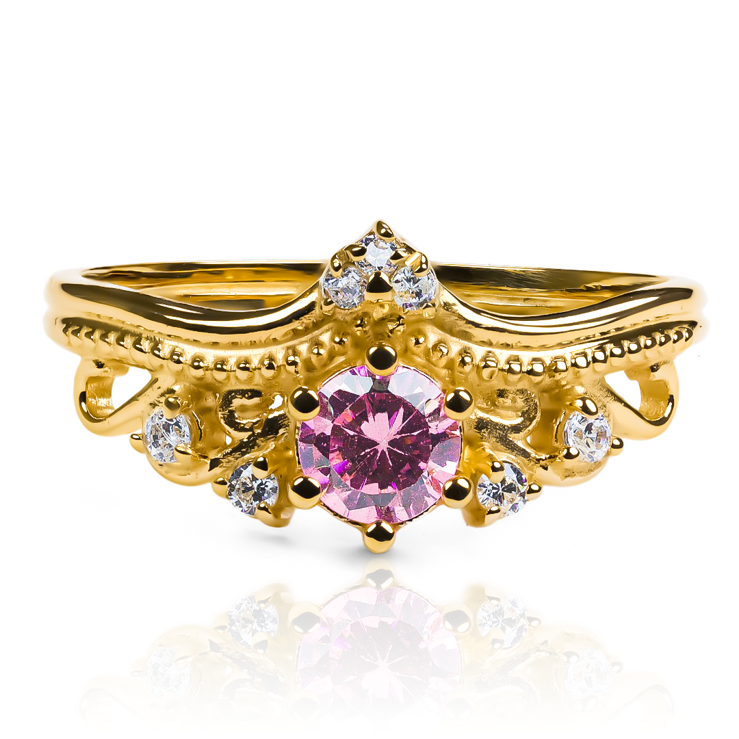 Anillo Corona Inglesa, fabricado en oro 18k por Joyería Caracas, cuenta con certificado de calidad y garantía de por vida.