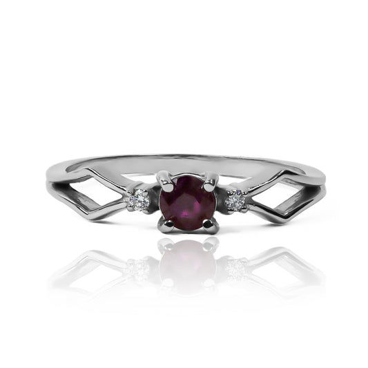 Anillo cricket rubí fabricado por Joyería Caracas en oro 18k, cuenta con un certificado de calidad y garantía de por vida.