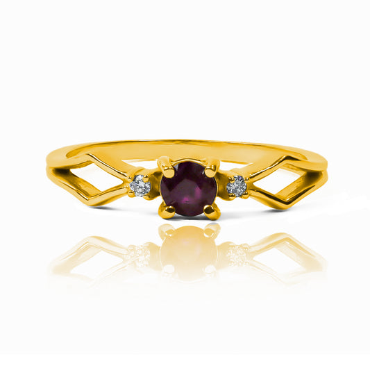 Anillo de compromiso cricket rubí de Joyería Caracas, este hermoso anillo está hecho con oro de 18k, garantizando así su alta calidad y durabilidad.