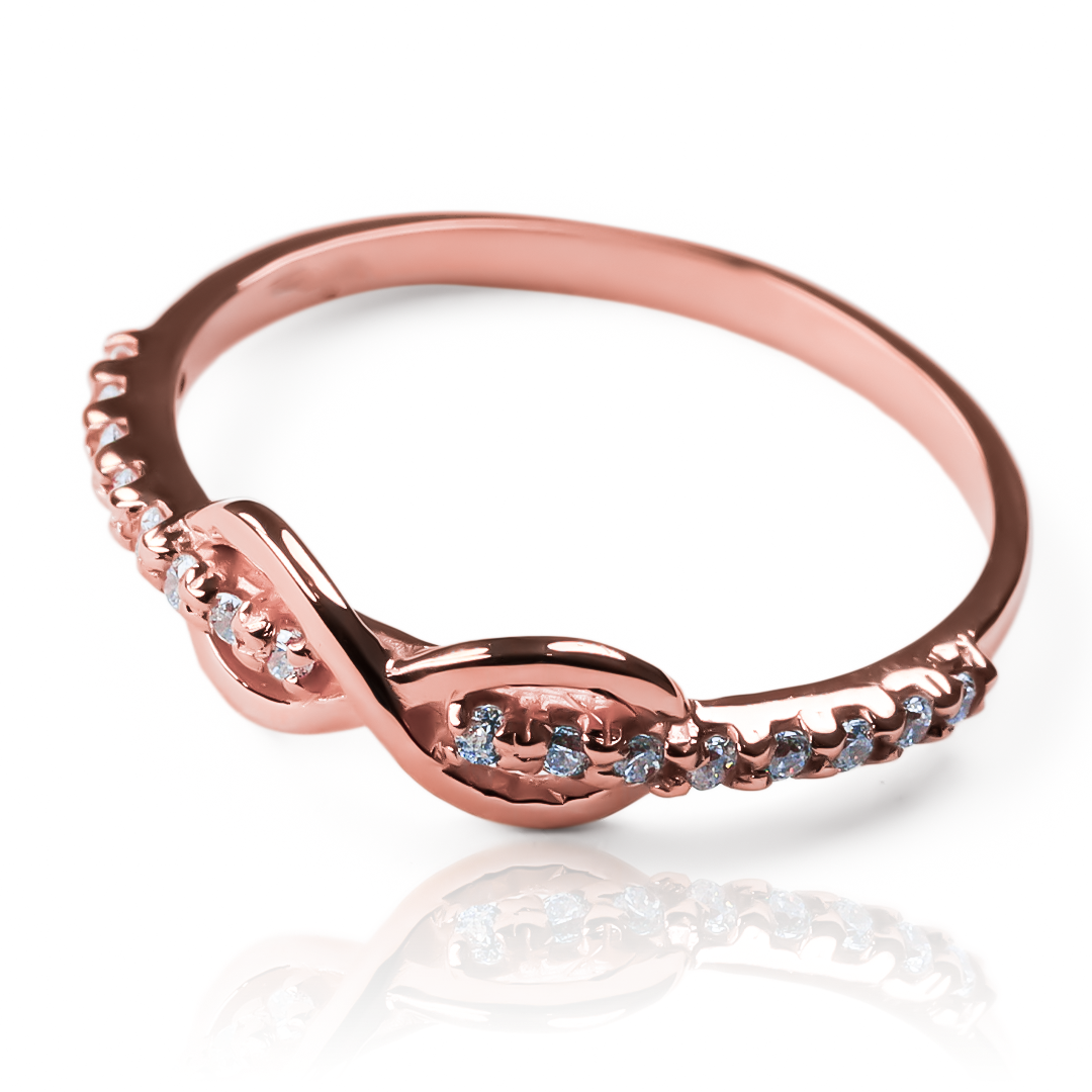 Anillo crossing infinity de Joyería Caracas, hecho de oro 18k y garantizado por toda la vida.