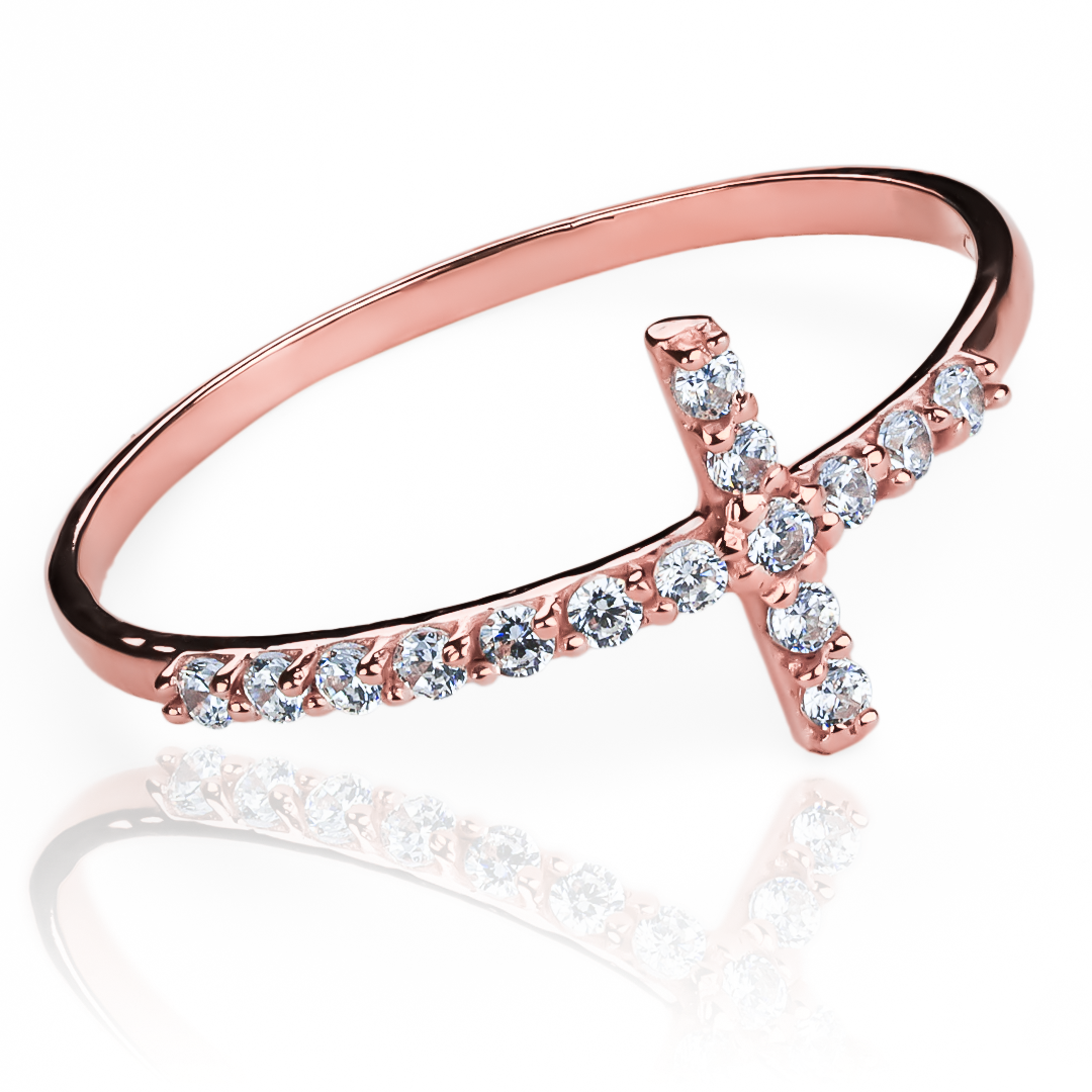 Anillo cruz cristal, elaborado en Joyería Caracas y bañado en oro 18k. Nuestro diseño exclusivo y la garantía de por vida.
