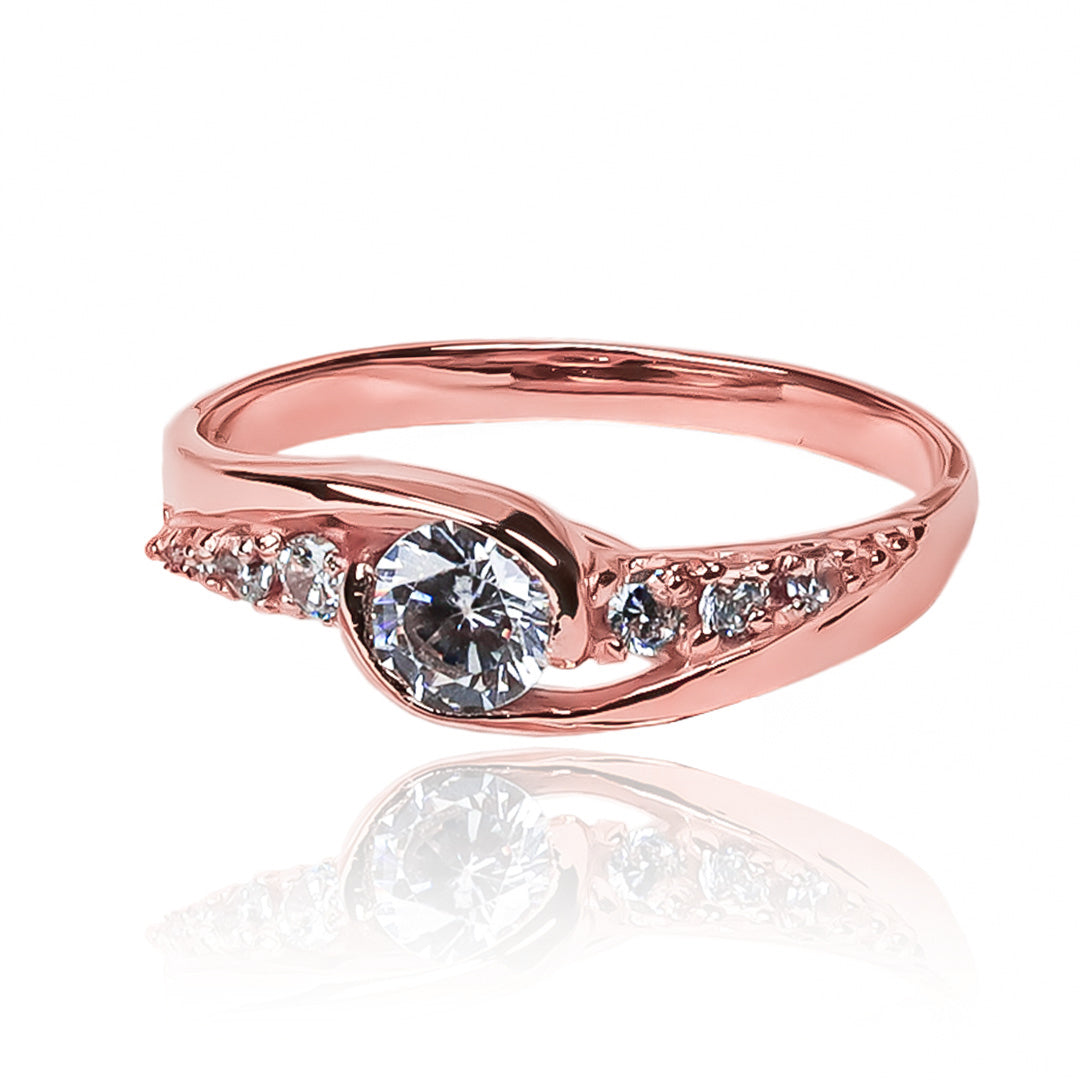 Anillo de compromiso Crystal Wave. Fabricado en oro 18k de Joyería Caracas viene acompañado de un certificado de calidad y garantía de por vida.