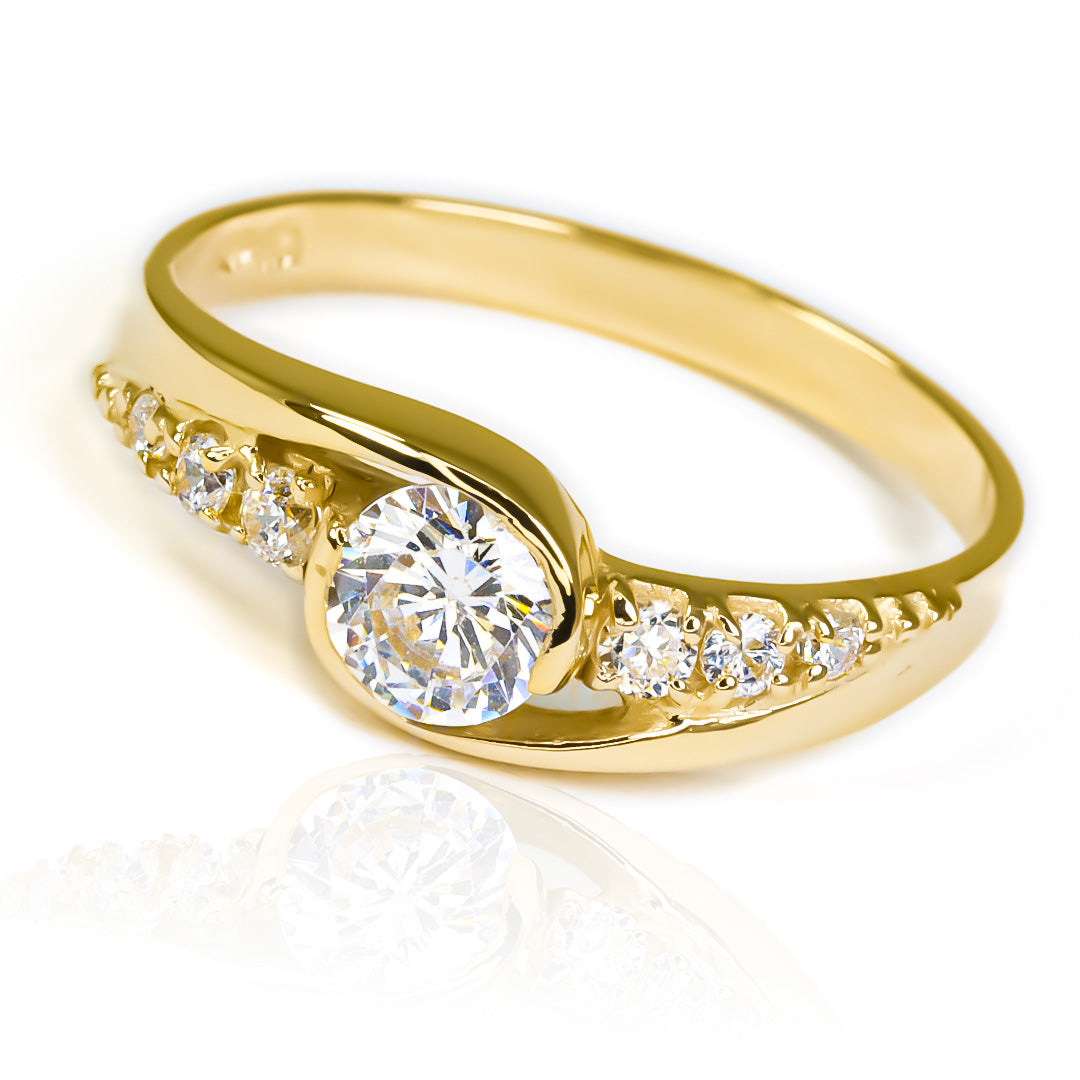 Anillo de compromiso Crystal Wave. Fabricado en oro 18k de Joyería Caracas viene acompañado de un certificado de calidad y garantía de por vida.