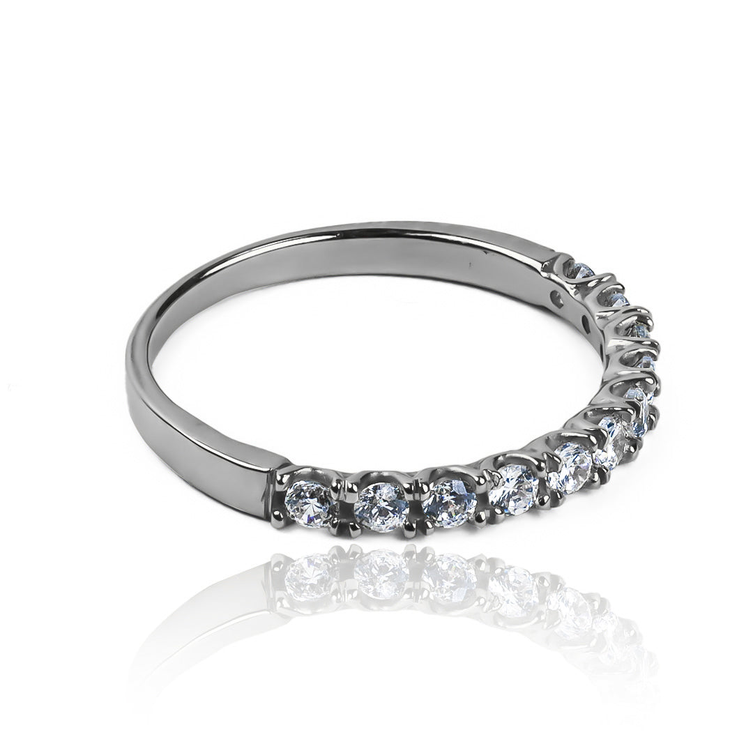Nuestra Joyería Caracas con el Anillo crystals. Hecho con oro 18k, este anillo es una verdadera obra de arte. Con garantía para toda la vida.