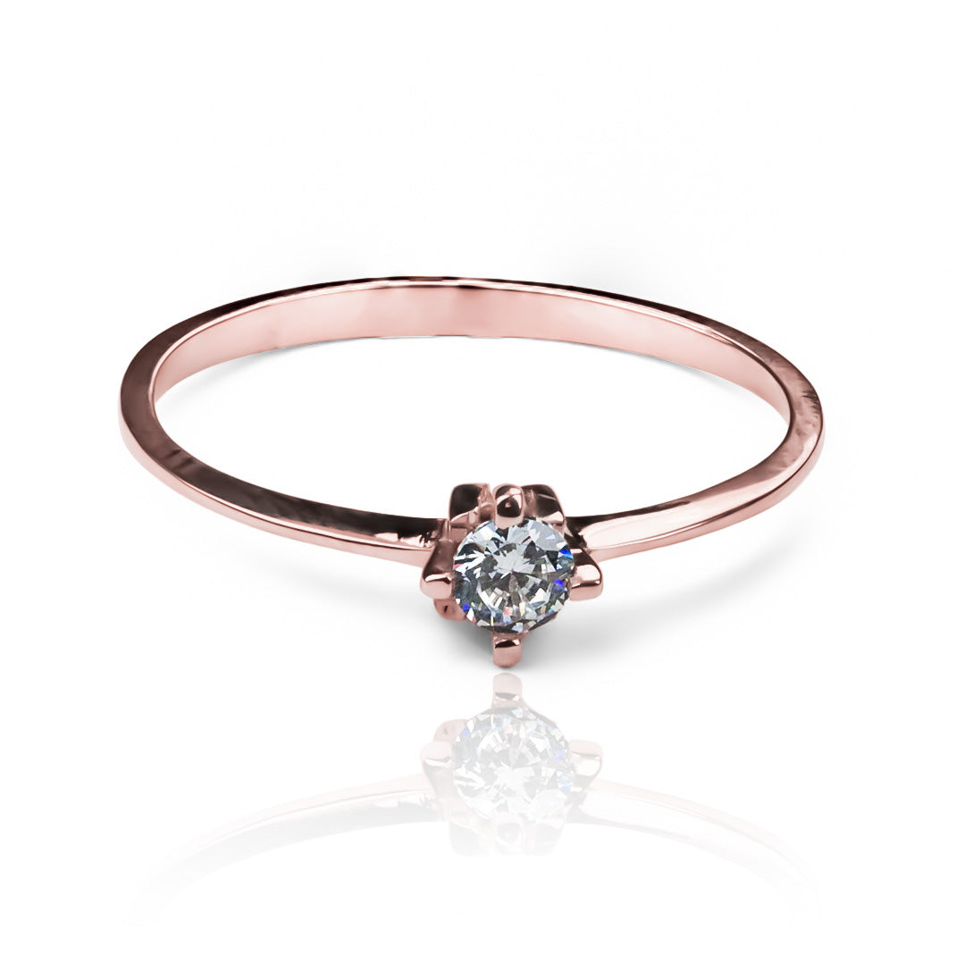 Anillo de compromiso cuchilla style. Diseñado en Joyería Caracas en oro 18k y cuenta con certificado de calidad y garantía de por vida.