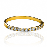 Joyería Caracas de oro 18k. Con nuestro anillo de diamantes sin fin, podrás llevar la sofisticación a otro nivel. Además, te ofrecemos una garantía de por vida.