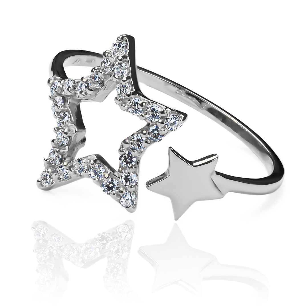 Anillo Double Star es una pieza exclusiva de Joyería Caracas, elaborada con oro 18k de la más alta calidad, respaldado por una garantía de por vida. 