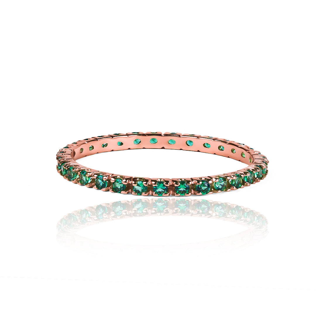 Anillo endless 1.5M green. Hecho con Joyería Caracas de oro 18k, este anillo representa la fuerza y la eternidad del amor. Con una garantía para toda la vida.