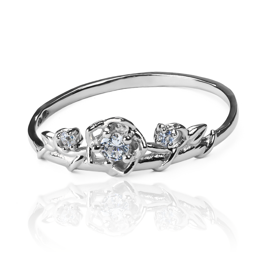 Anillo Espinas y Rosas M J, fabricado en oro 18k por Joyería Caracas, cuenta con certificado de calidad y garantía de por vida.