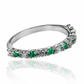 Anillo de fiesta de esmeraldas y diamantes. Hecho con Joyería Caracas y oro 18k de la más alta calidad, este impresionante anillo es una garantía para toda la vida.