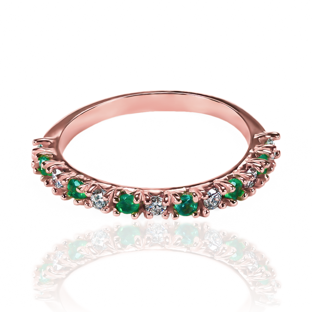 Anillo de fiesta de esmeraldas y diamantes. Hecho con Joyería Caracas y oro 18k de la más alta calidad, este impresionante anillo es una garantía para toda la vida.