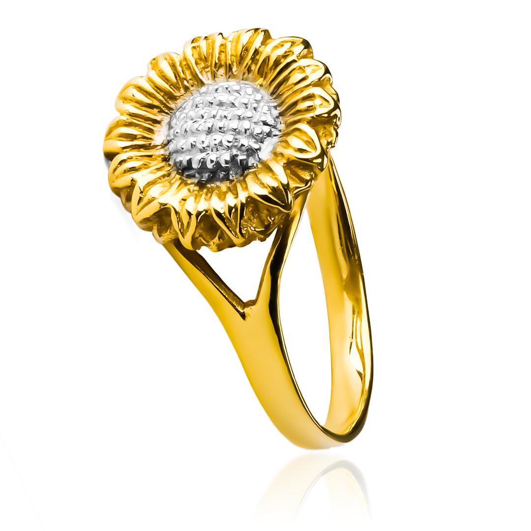 Anillo Girasol. Diseñado en Joyería Caracas con oro 18k, su resplandor y calidad son garantizados para toda la vida.